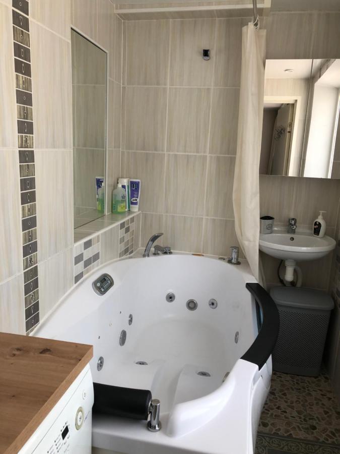 Like A Home Linda Apartment ナルヴァ エクステリア 写真